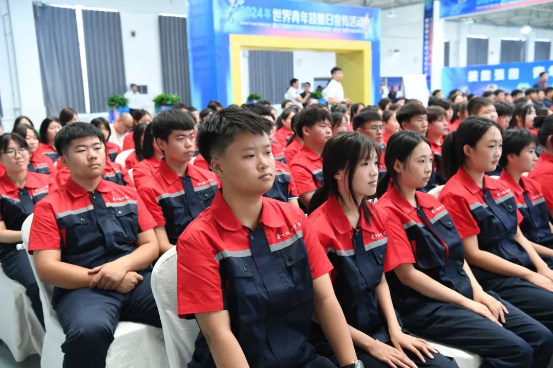 努力，讓夢(mèng)想照進(jìn)現(xiàn)實(shí) | 2022世界技能大賽特別賽工業(yè)控制項(xiàng)目冠軍選手姜昊