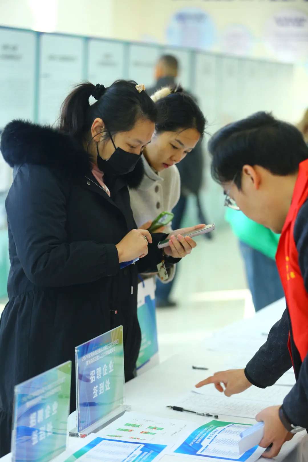 河南技能人才校企合作洽談會暨人才市場揭牌儀式舉行