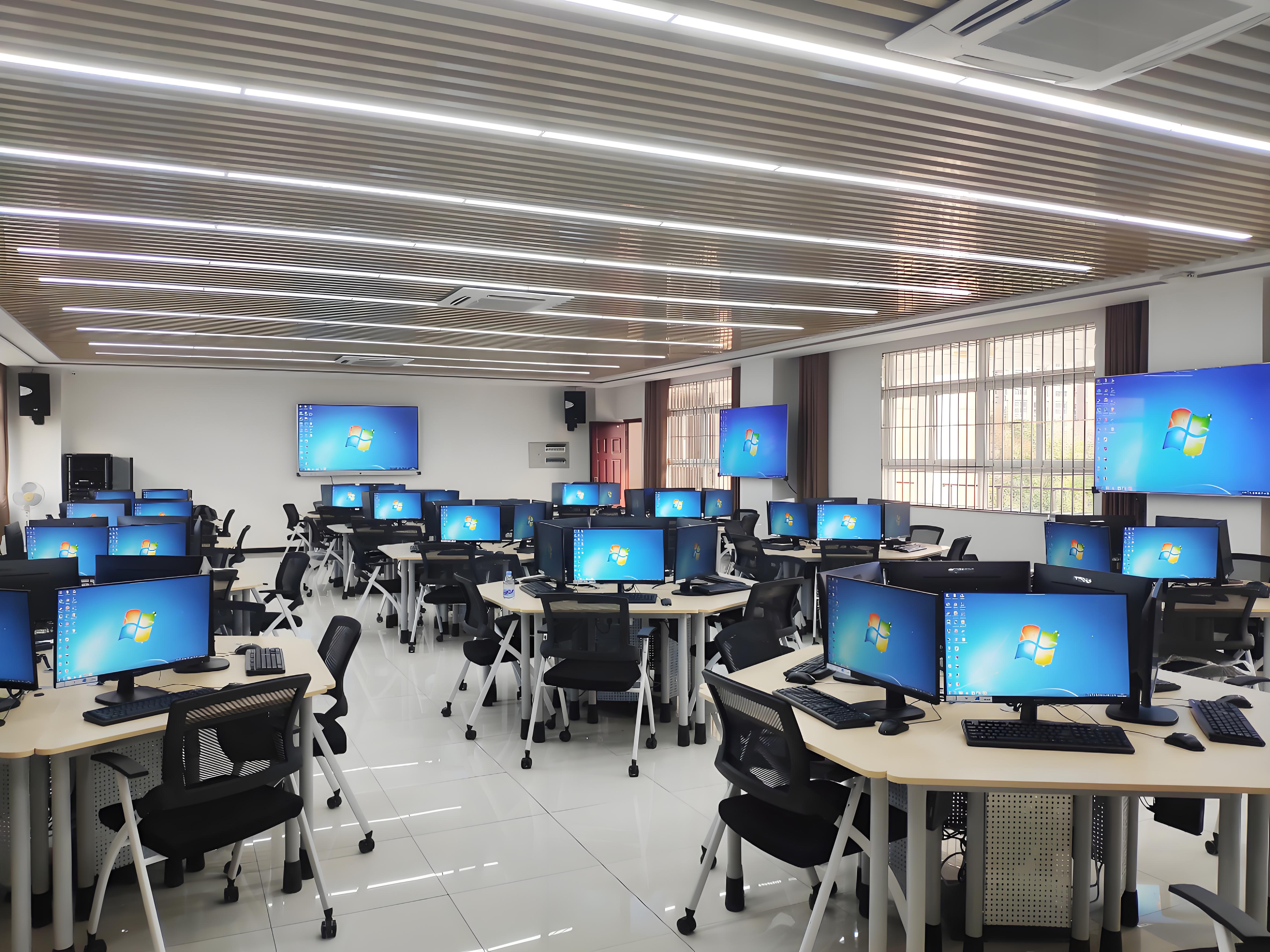 網(wǎng)絡(luò)系統(tǒng)管理實(shí)訓(xùn)室建成后將發(fā)揮的作用有哪些？