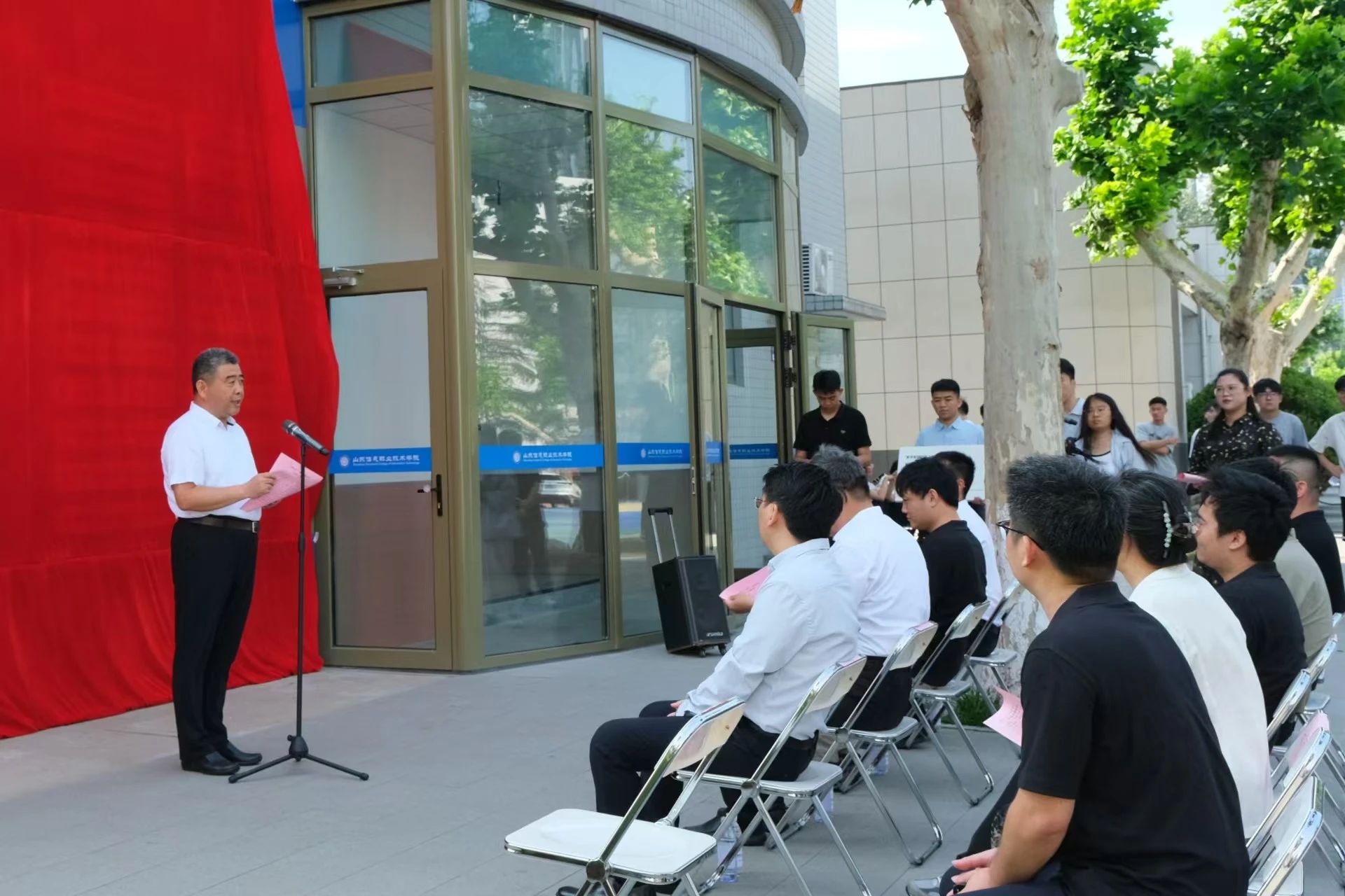 全國首個城市級智能機器人服務中心在濰坊啟用